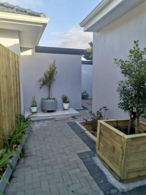 Jangada cottage sun valley fish hoek